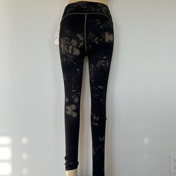 Good American Tie Dye Seamless High Waist Leggings Size 3/4 - Picture 5 of 7